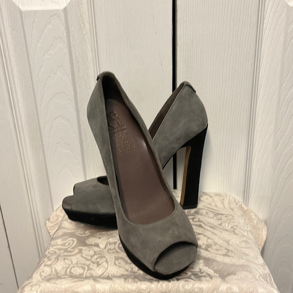 MRKT gray and black open toe suede pumps SZ 7 1/2